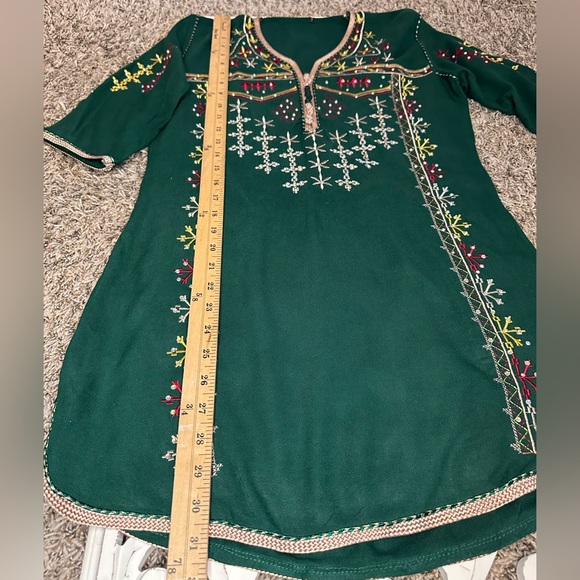 Indian green and ivory embroidered pant and shirt set ✨ size medium never worn ✨ - Picture 9 of 13